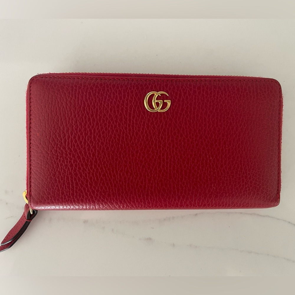 Gucci Marmont Leather Zip Around Wallet in Hibiscus Red